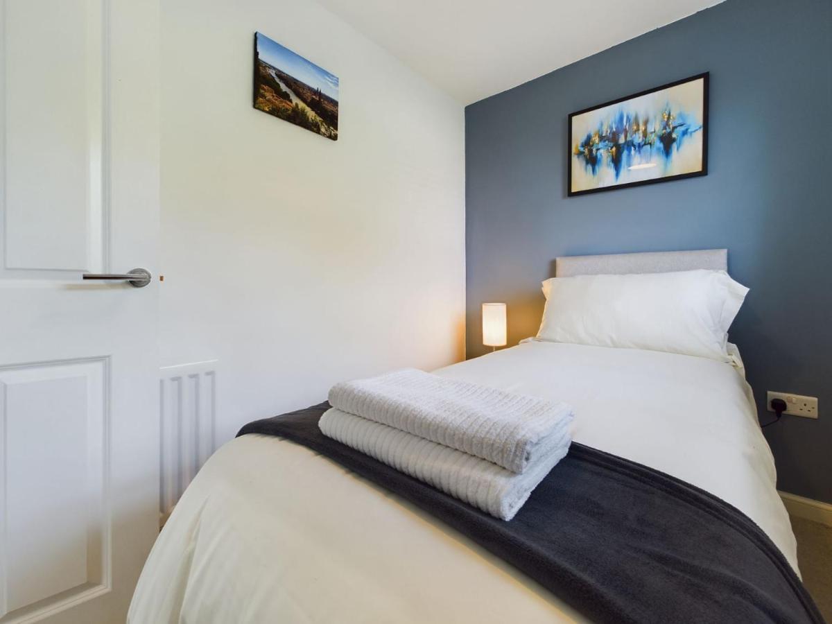 247 Serviced Accommodation In Stafford- 3Br Townhouse Ngoại thất bức ảnh